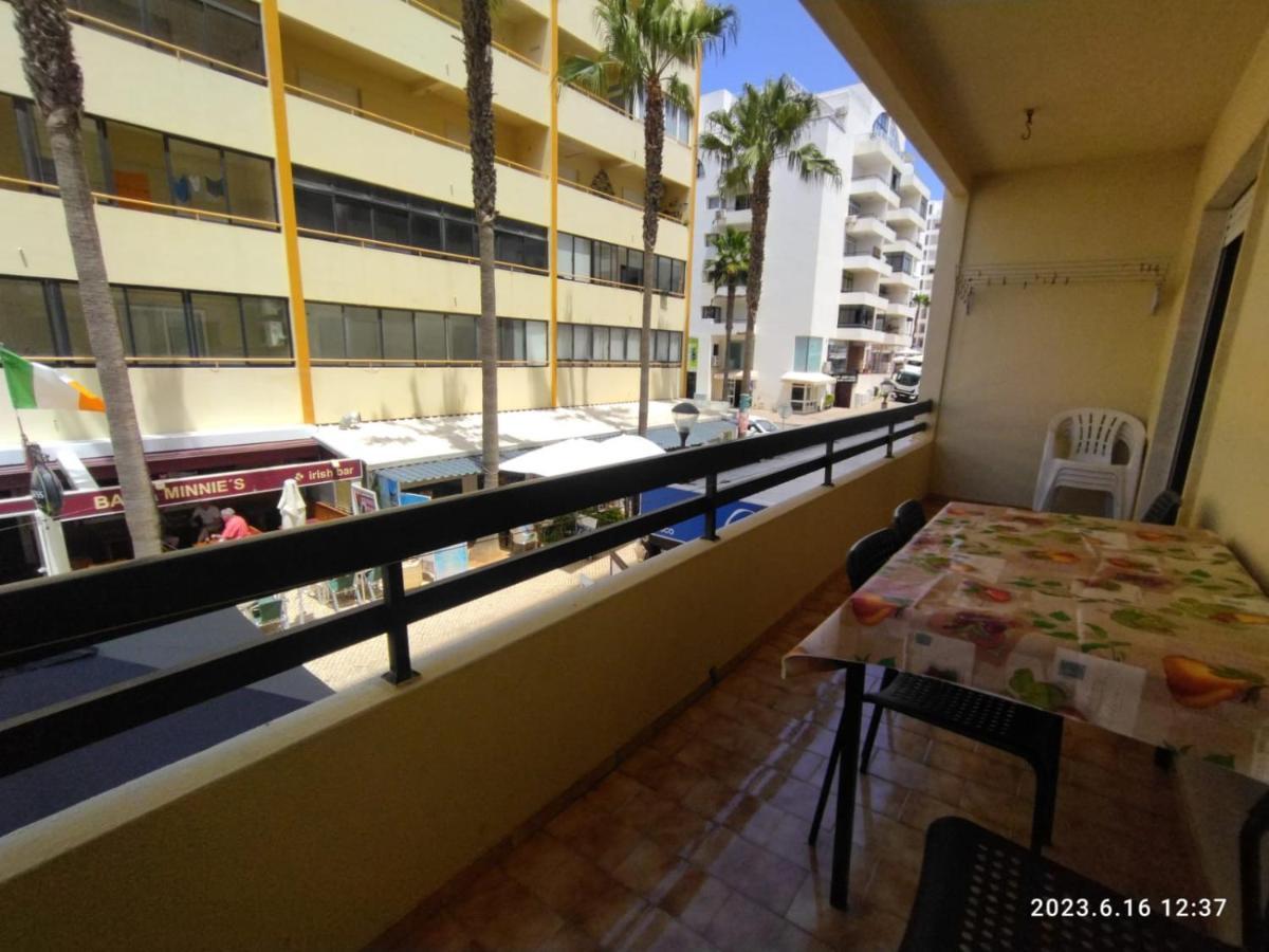 Cozy Apartment In Quarteira Exterior photo